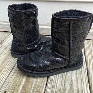 UGG- Classic Short Cosmos Sequin Boots Size 6